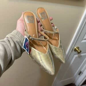 DV by Dolce Vita Gold Pointed Toe heels